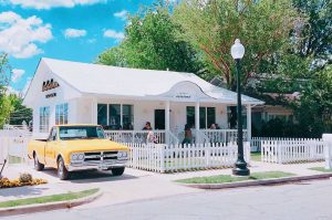 Read more about the article Cafe Hires and Supports Teens Who Have Aged Out of Texas Foster Care System