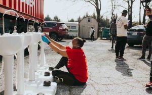 Read more about the article Good Samaritans Installing Hand Washing Sinks for the Homeless
