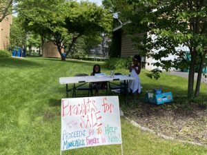 Read more about the article 9-Year-Old Raises Over $70K Selling Bracelets For Minneapolis Communities In Need